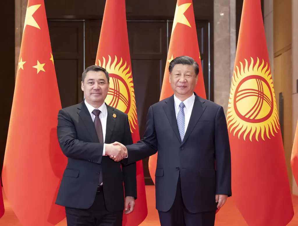 Xitoy–Qirgʻiziston–Oʻzbekiston temir yoʻli tez qurilmoqda: importyorlar uchun nimalar oʻzgaradi?